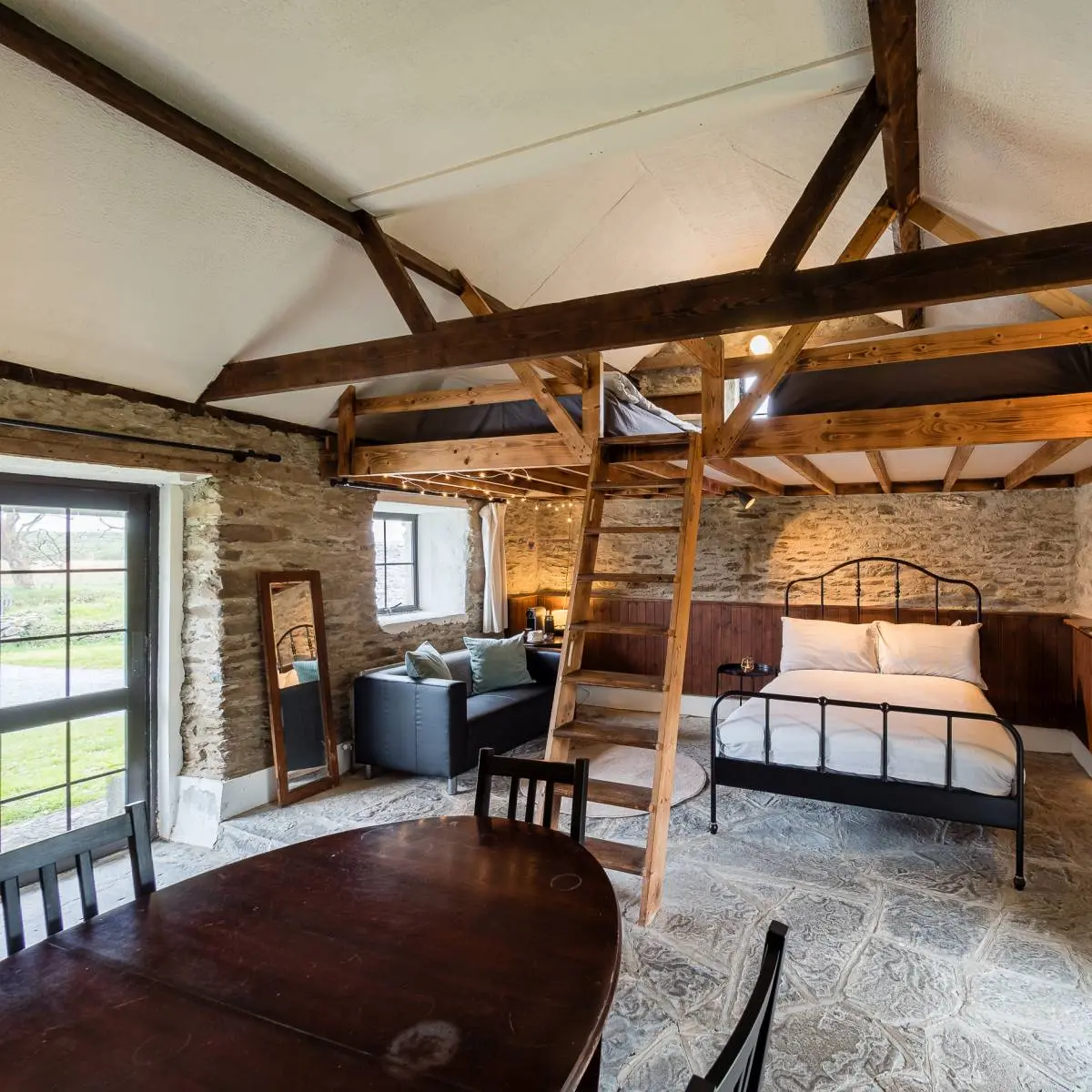 Ventry Farm Cottages, Seaside Cottage. Dingle Peninsula, Ventry Beach, Co. Kerry, Ireland.